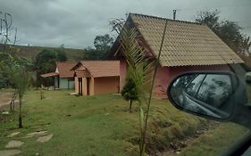 SITIO CAMINHO DAS PEDRAS - Suítes e Chalés